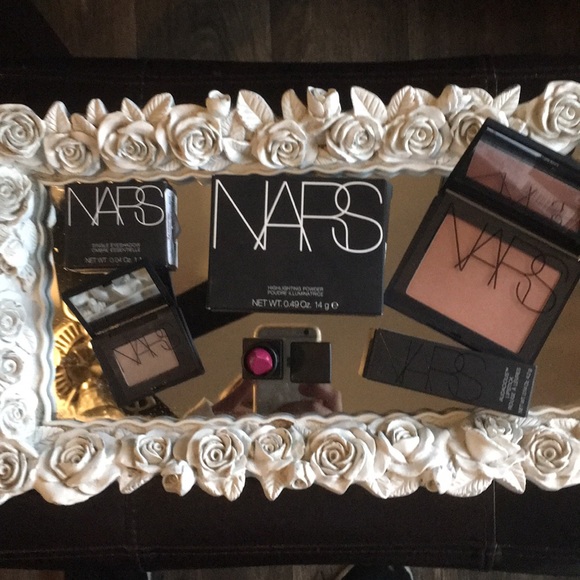 💄 not selling ❎❌Host pick🌟NARS Makeup trio💗 - Picture 4 of 8